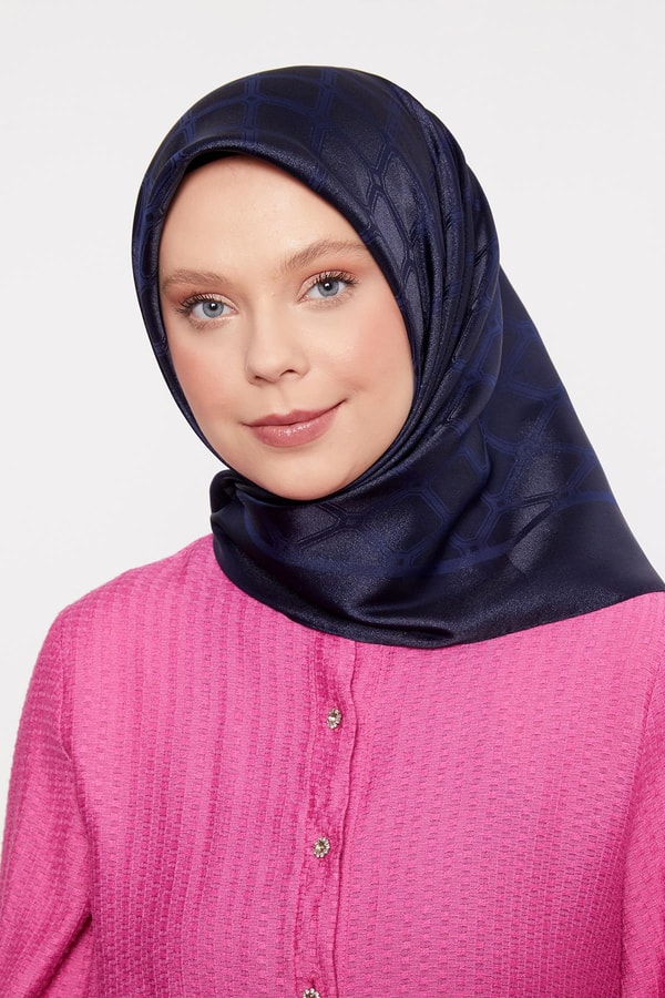 LevidorLacivert Geometrik Kristal Jakar Eşarp