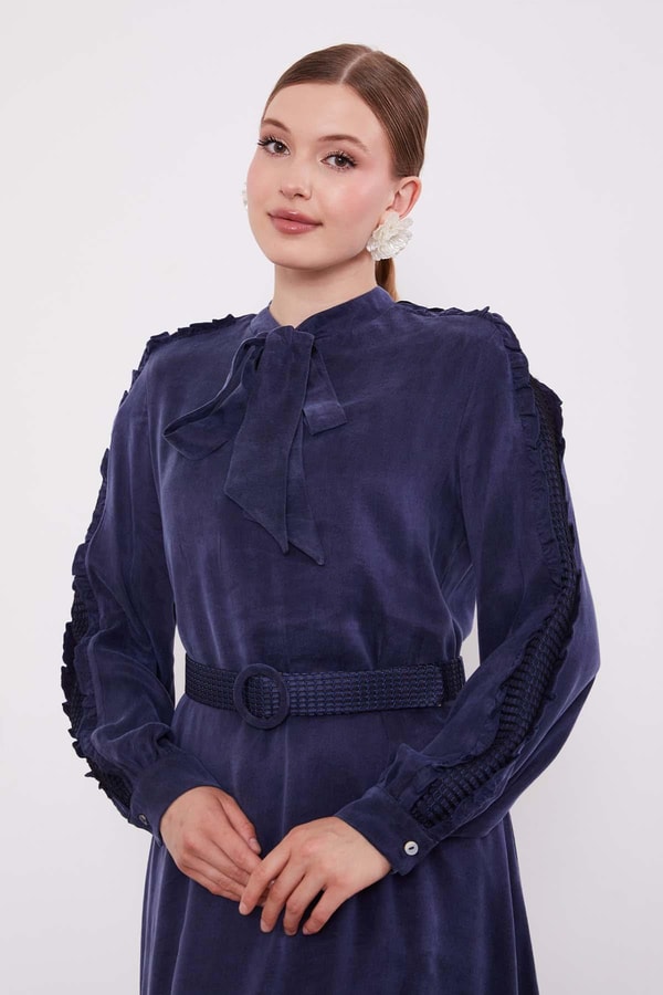 LevidorLacivert Kol Güpürlü Cupra Elbise