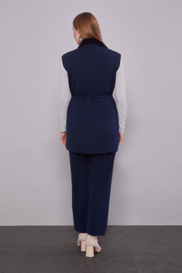 LevidorLacivert Kürk Yaka Detaylı Yelek Takım