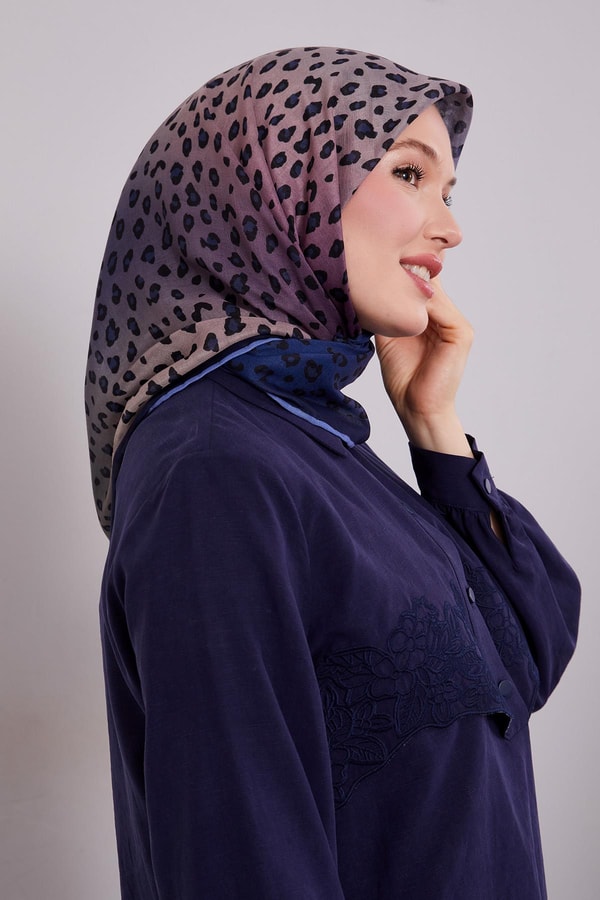 LevidorLacivert Leopar Desen Soft Eşarp
