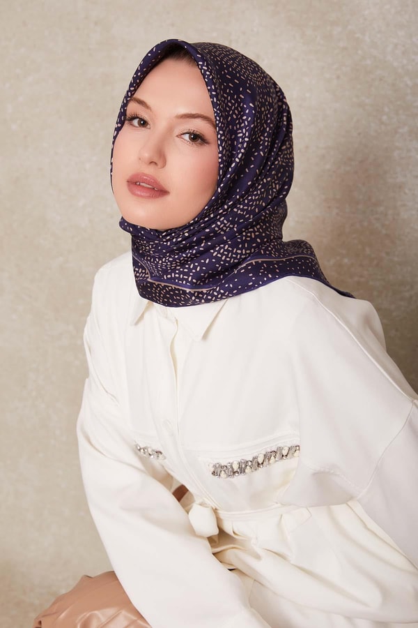 LevidorLacivert Noktalı Daireler Bask. Twill İpek Eşarp