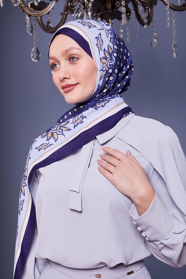 LevidorLacivert Papatya Desen Royal Şal