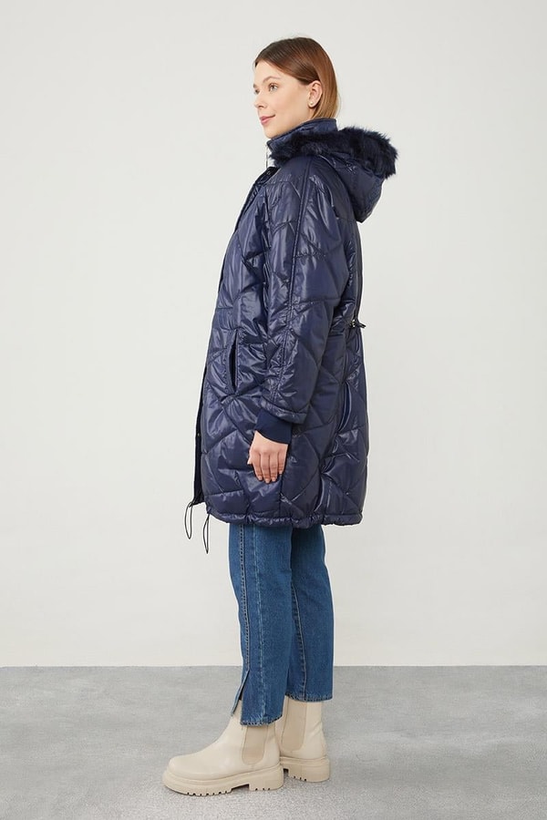 LevidorLacivert Tüy Detaylı Kapitone Mont