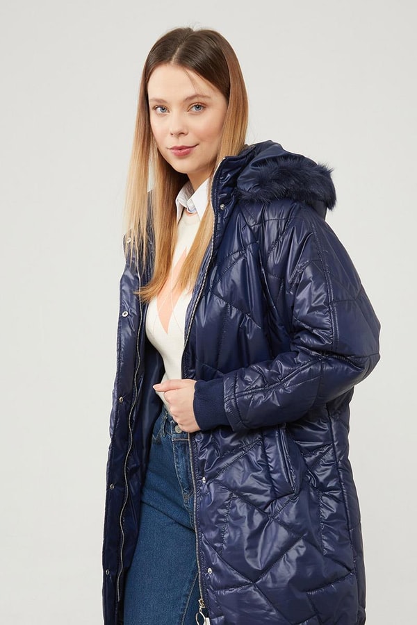 LevidorLacivert Tüy Detaylı Kapitone Mont