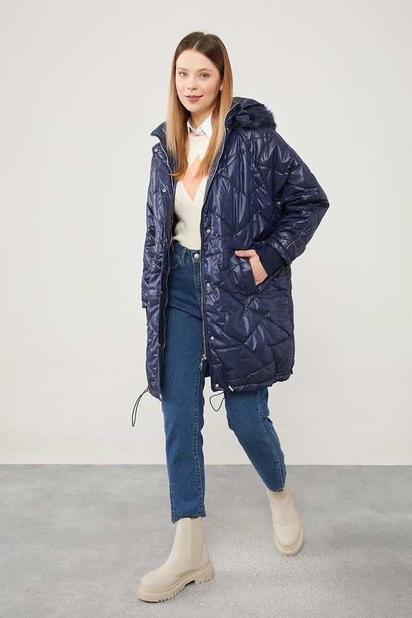 LevidorLacivert Tüy Detaylı Kapitone Mont