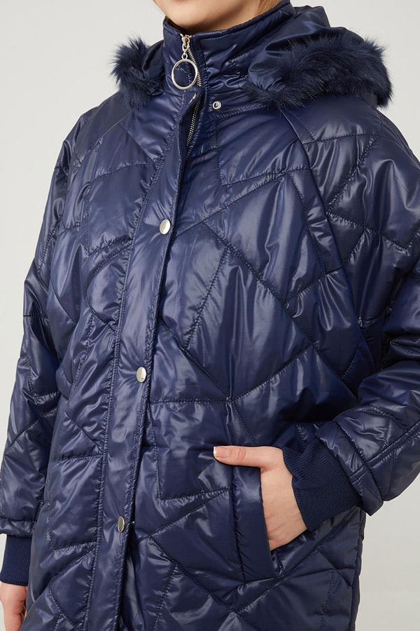 LevidorLacivert Tüy Detaylı Kapitone Mont