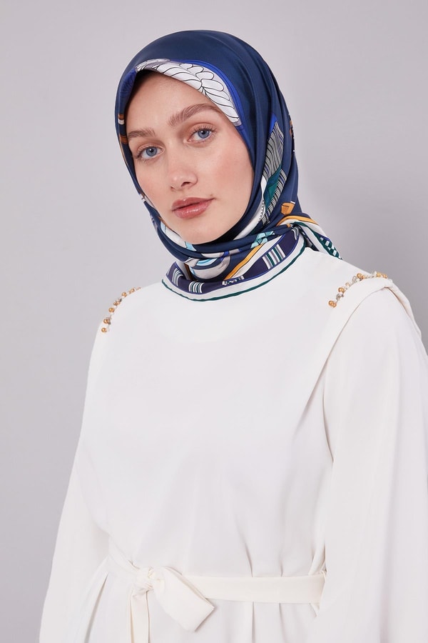 LevidorLacivert Twill İpek Eşarp Lunera Koleksiyonu