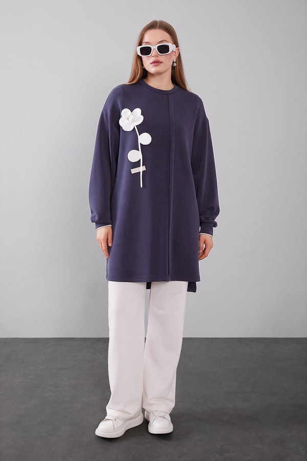 LevidorLacivert Üç Boyutlu Gül Detaylı Sweat