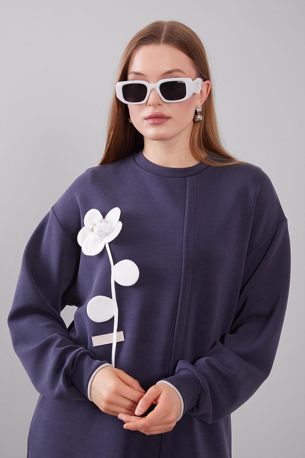 LevidorLacivert Üç Boyutlu Gül Detaylı Sweat