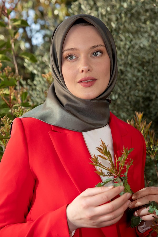 LevidorLacivert Vizon Çift Taraflı Twill İpek Eşarp