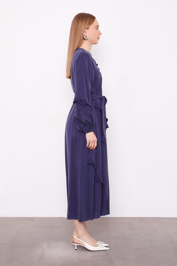 LevidorLacivert Yakası Çiçek Detaylı Cupra Elbise