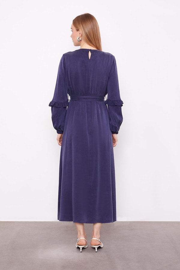 LevidorLacivert Yakası Çiçek Detaylı Cupra Elbise