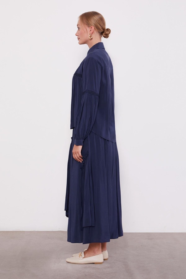 LevidorLacivert Yakası Dantel Detaylı Etek Takım