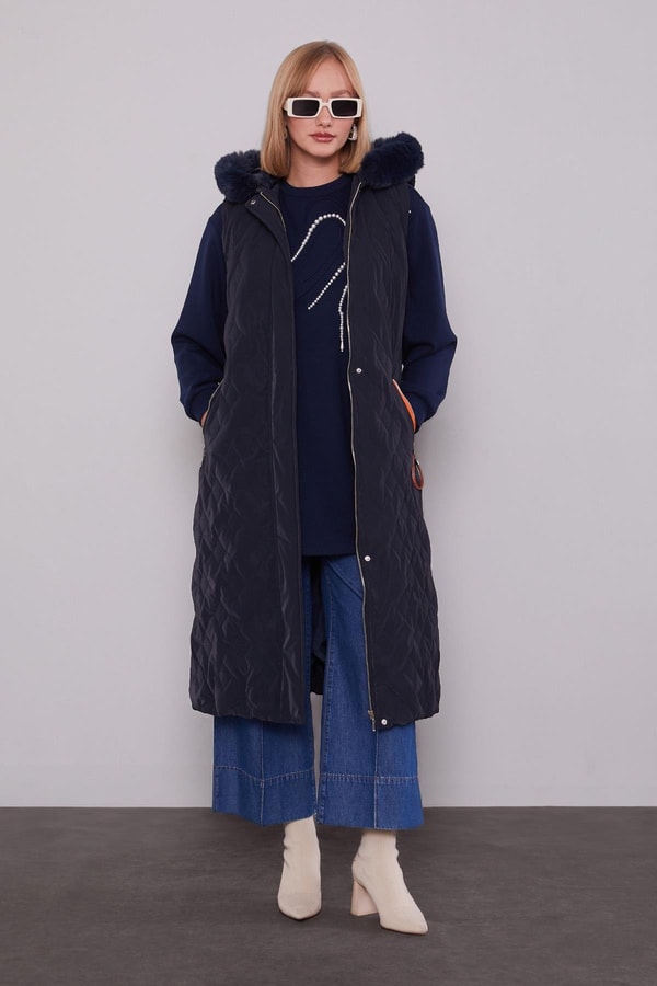 LevidorLacivert Yakası Kürklü Yelek