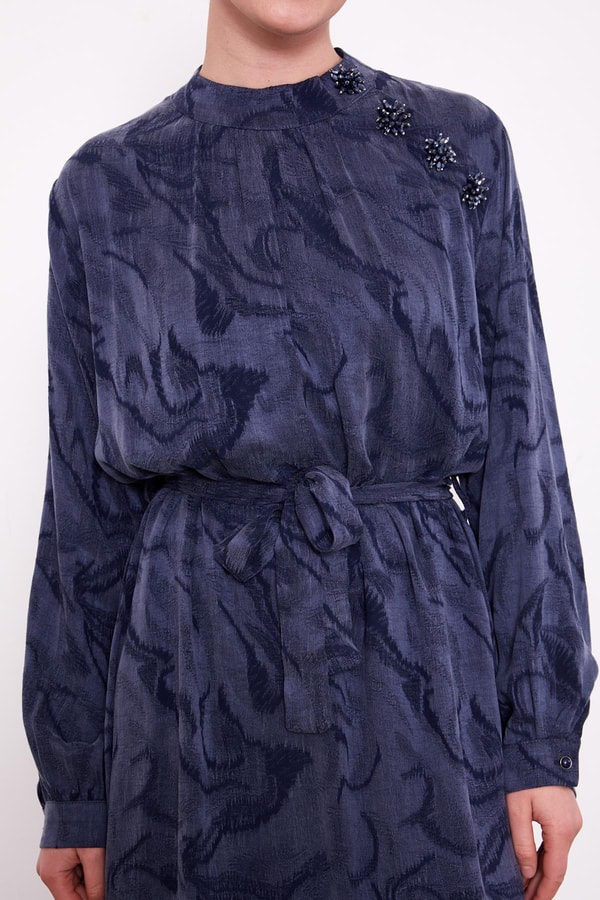 LevidorLacivert Yakası Taş Detaylı Cupra Elbise