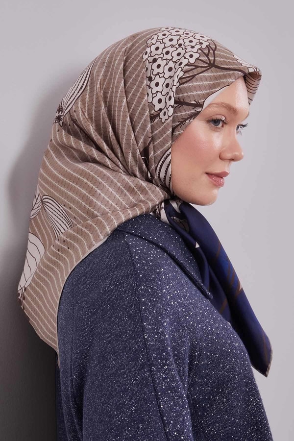 LevidorLacivert Zambak Çiçek Desen Twill İpek Eşarp