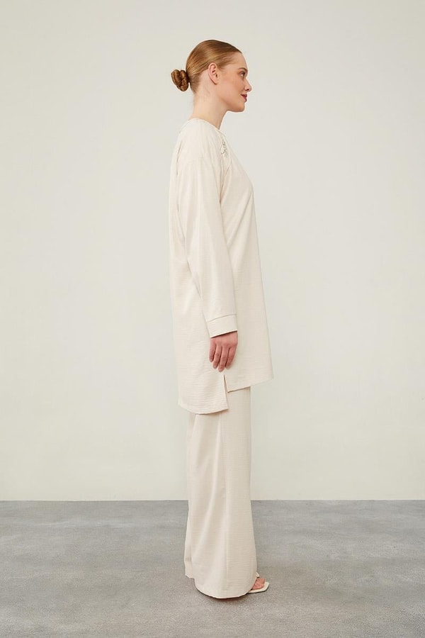 LevidorLevidor A.Bej Önü Taş İşlemeli Geniş Pantolonlu Tunik Takım