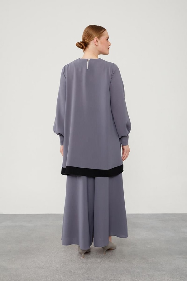 LevidorLevidor Antrasit Asimetrik Kesim Çiçek Broşlu Pantolonlu Takım