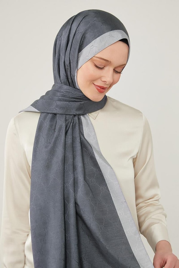 LevidorLevidor Antrasit-Gri Şerit Kenarlı Monogram Şal