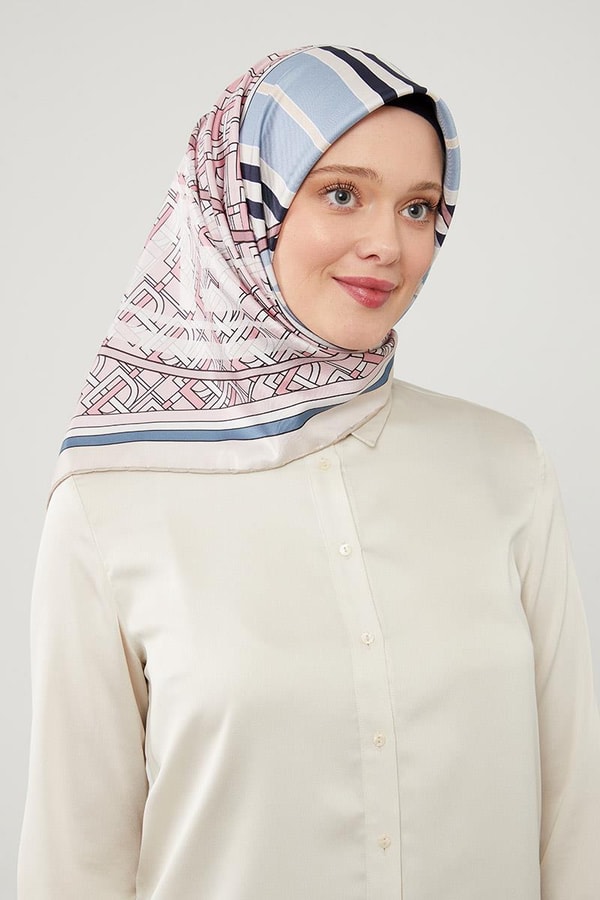 LevidorLevidor Bebe Mavisi Yazı Baskılı Trend Twill Eşarp