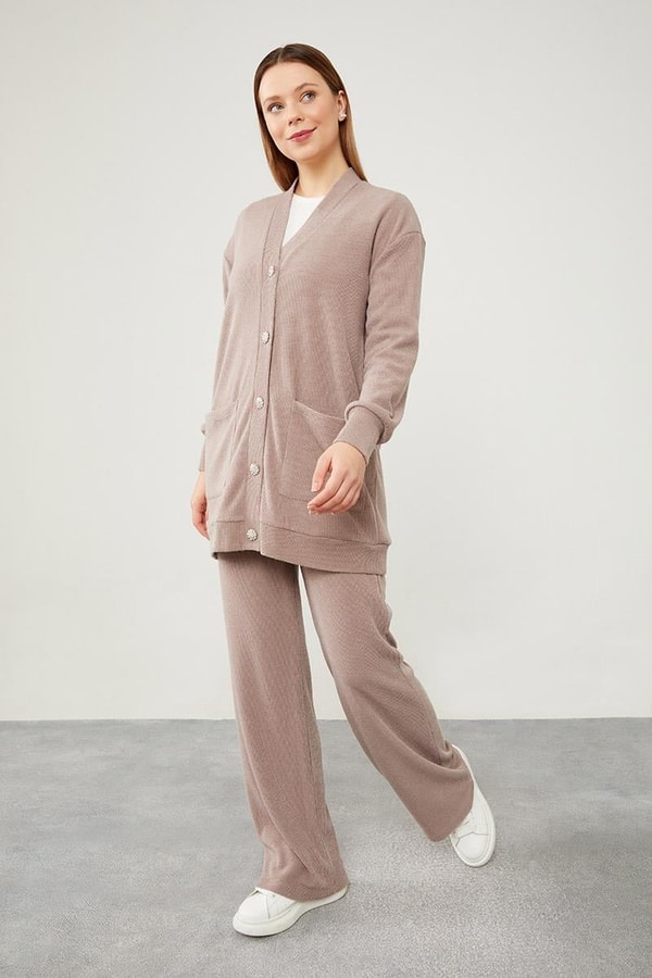 LevidorLevidor Bej Desenli Hırkalı Triko Takım