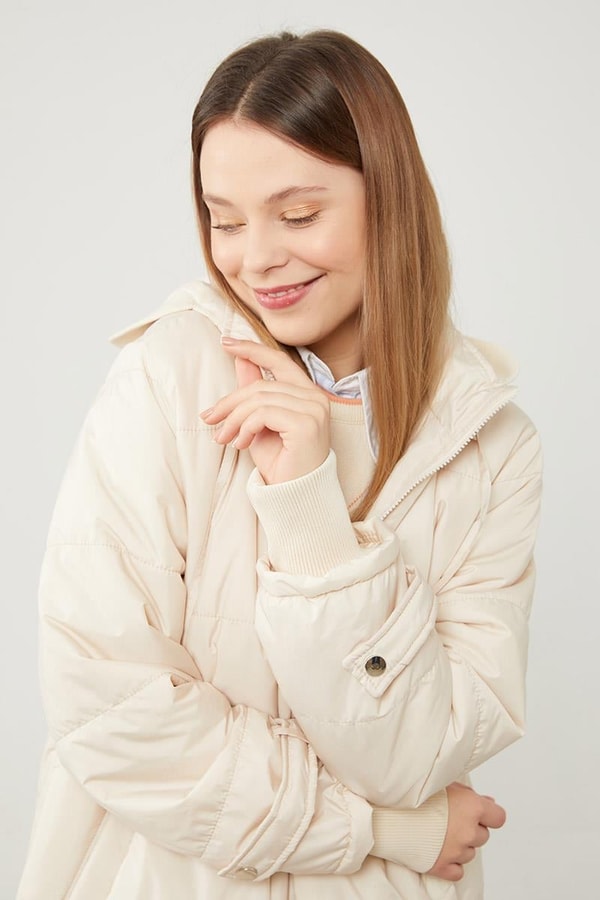 LevidorLevidor Bej Kapüşonlu Kapitone Kısa Mont