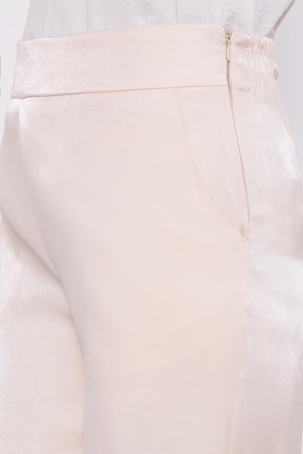 LevidorLevidor Bej Omuz İşlemeli Saten İkili Takım