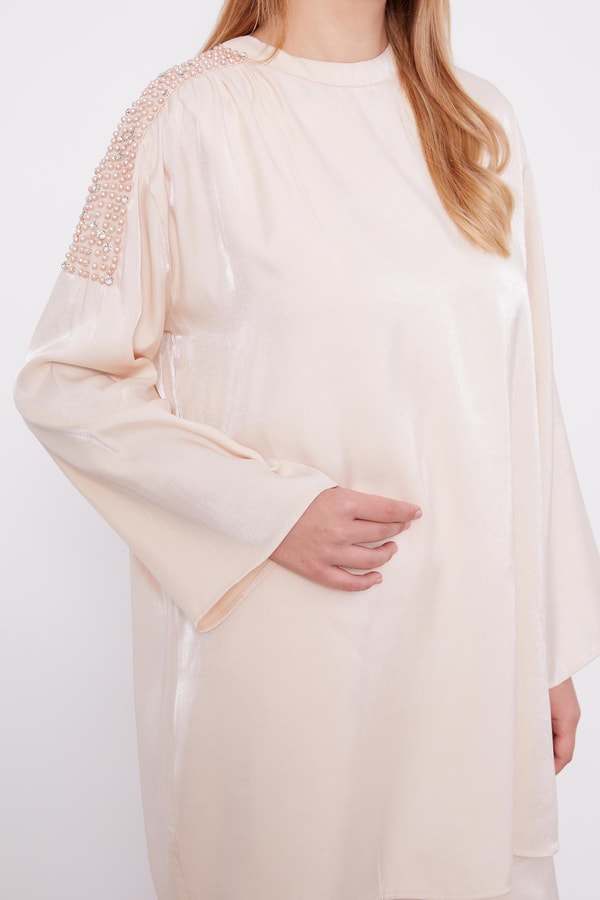 LevidorLevidor Bej Omuz İşlemeli Saten İkili Takım