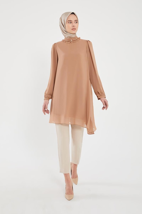 LevidorLevidor Bej Yakası İşlemeli Şifon Abiye Tunik