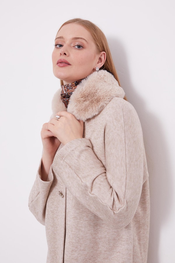 LevidorLevidor Bej Yakası Kürklü Kaşmiş Hırka