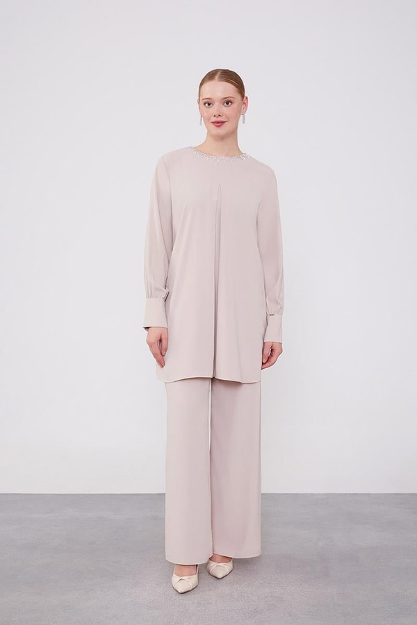 LevidorLevidor Bej Yakası Taş İşlemeli Şifon Tunik Takım