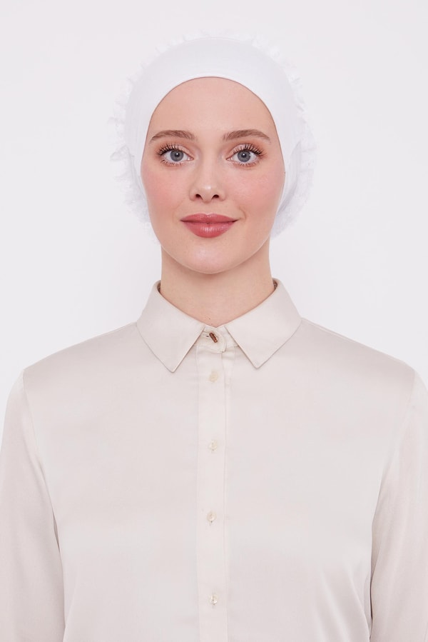 LevidorLevidor Beyaz Fırfırlı Bone