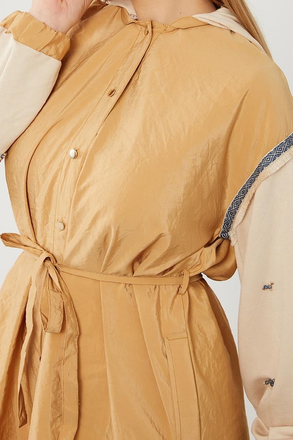 LevidorLevidor Camel-Bej Kapüşonlu Kolları İşlemeli Trençkot