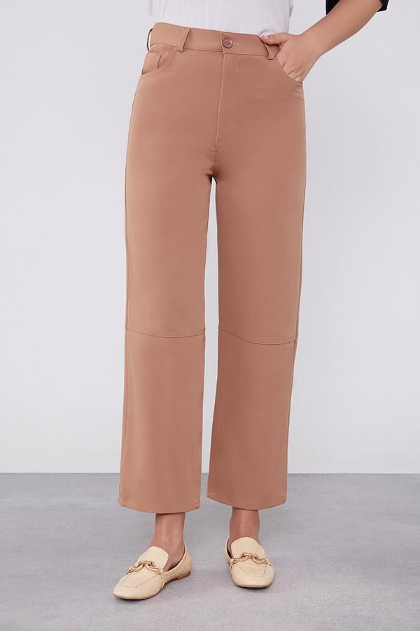 LevidorLevidor Camel Ekleme Tasarımlı Düz Paça Pantolon
