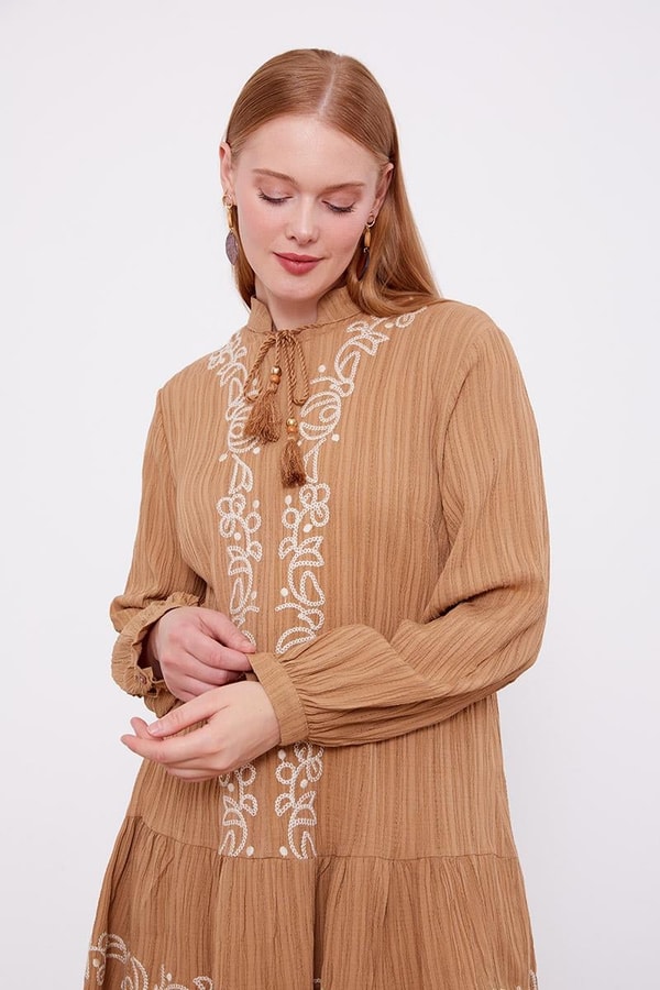 LevidorLevidor Camel Nakış Detaylı Takım