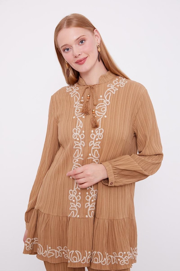 LevidorLevidor Camel Nakış Detaylı Takım