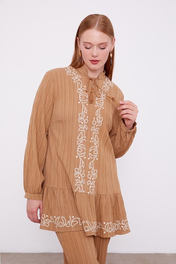 LevidorLevidor Camel Nakış Detaylı Takım