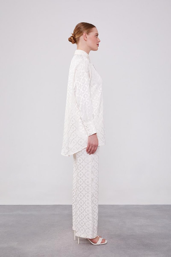 LevidorLevidor Ekru Çiçek Desen Jakarlı İkili Takım