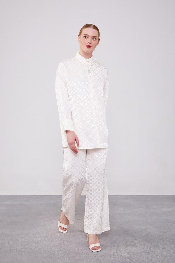 LevidorLevidor Ekru Çiçek Desen Jakarlı İkili Takım