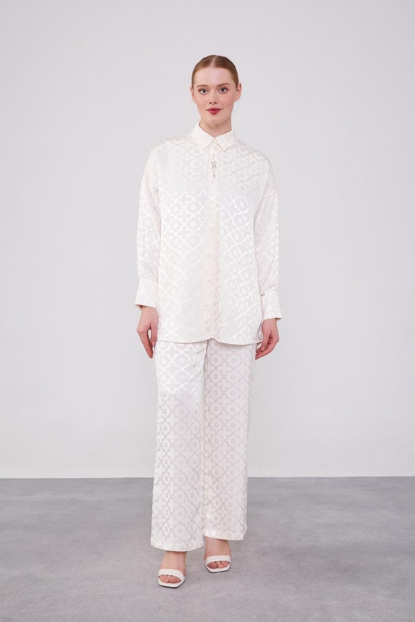 LevidorLevidor Ekru Çiçek Desen Jakarlı İkili Takım