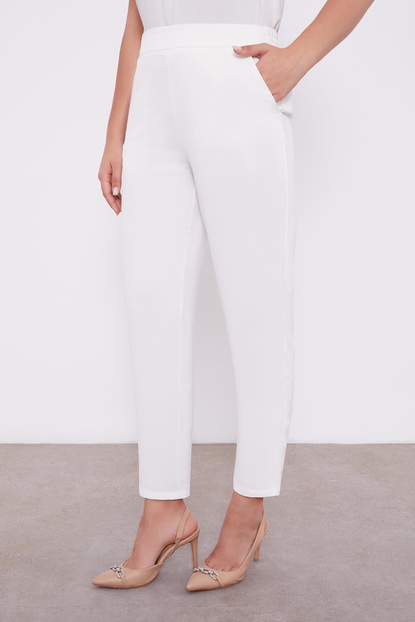 LevidorLevidor Ekru Şifon Omuzları İşlemeli İkili Takım