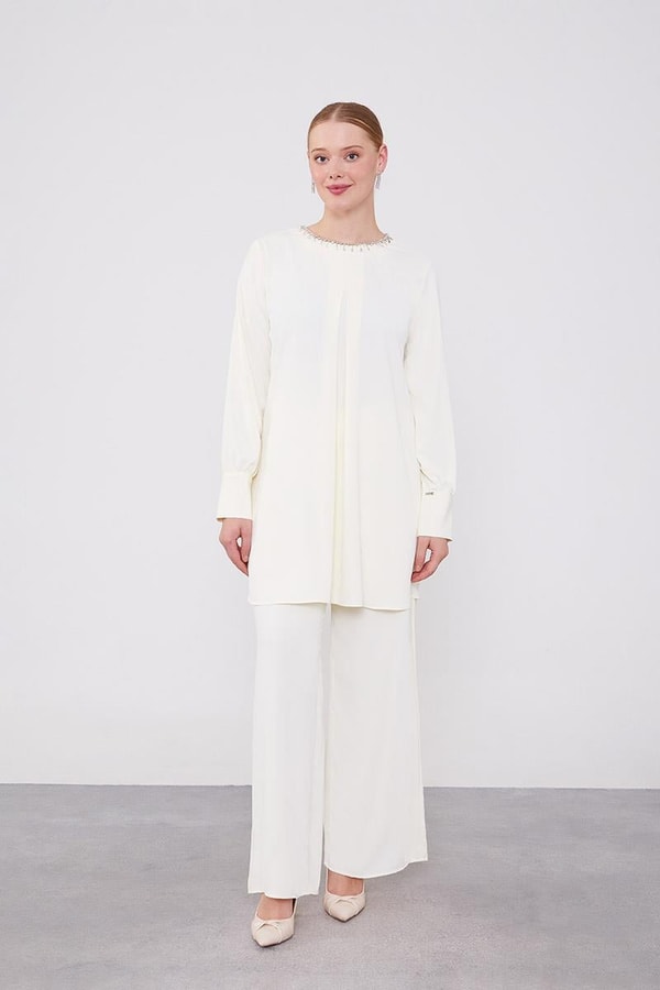 LevidorLevidor Ekru Yakası Taş İşlemeli Şifon Tunik Takım