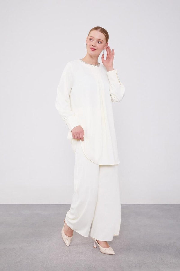 LevidorLevidor Ekru Yakası Taş İşlemeli Şifon Tunik Takım