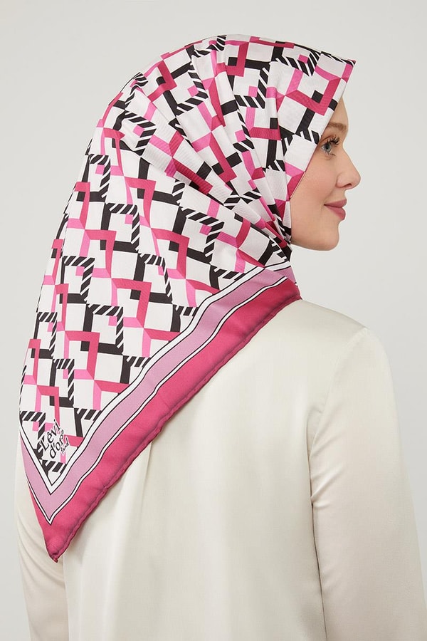 LevidorLevidor Fuşya Üçgen Desenli Trend Twill Eşarp