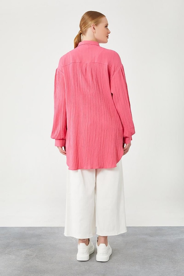 LevidorLevidor Fuşya Yakası İşlemeli Balon Kol Büzgü Kumaş Gömlek