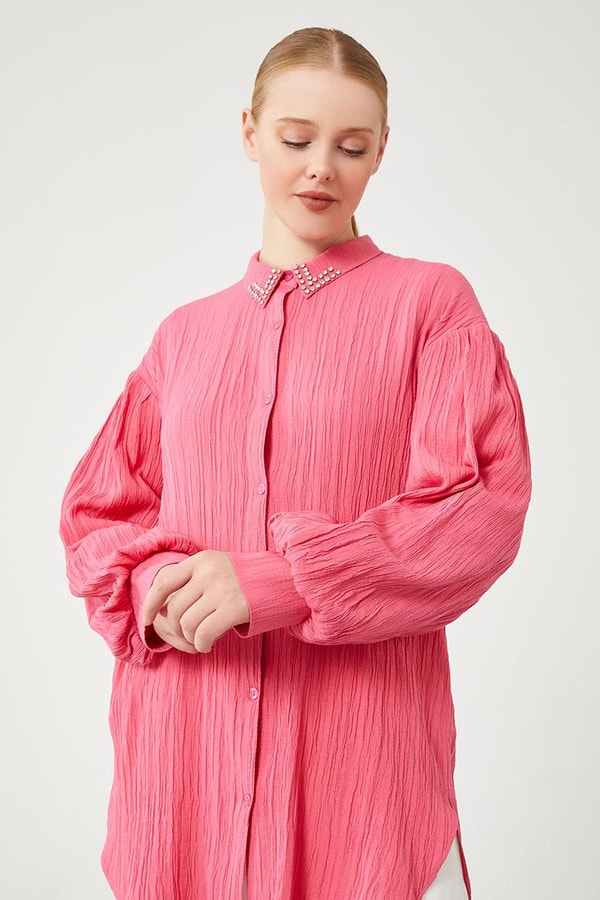 LevidorLevidor Fuşya Yakası İşlemeli Balon Kol Büzgü Kumaş Gömlek