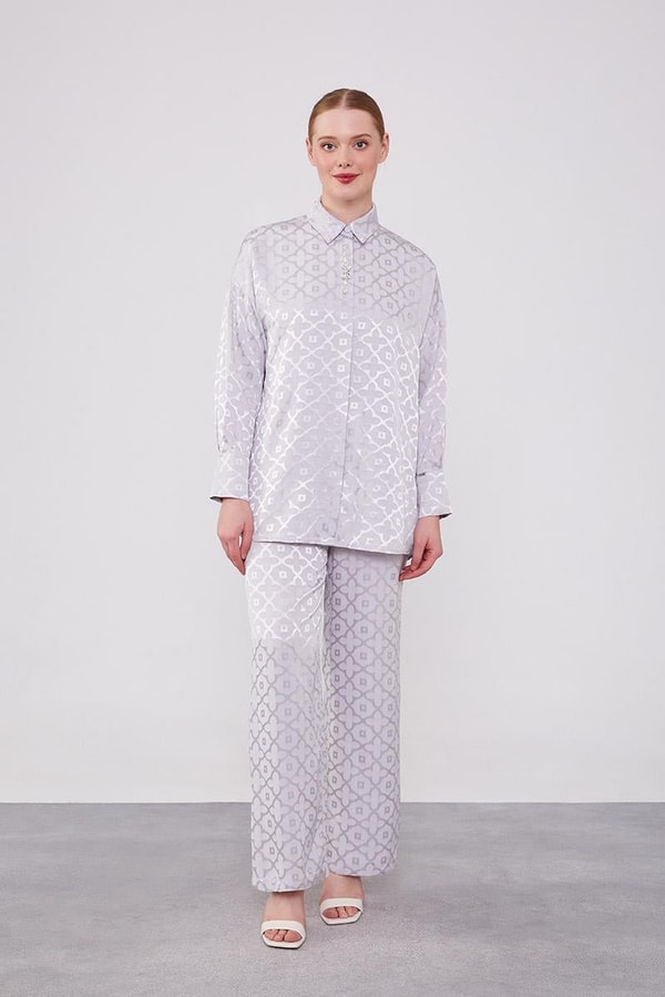 LevidorLevidor Gri Çiçek Desen Jakarlı İkili Takım