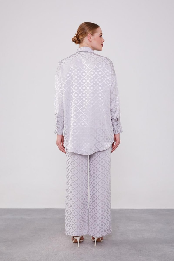 LevidorLevidor Gri Çiçek Desen Jakarlı İkili Takım