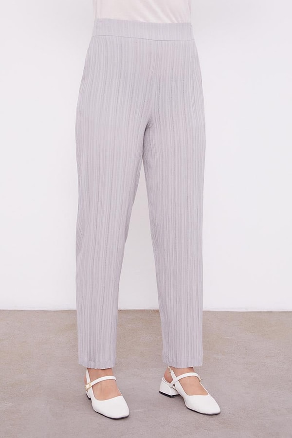 LevidorLevidor Gri Nakış Detaylı Takım