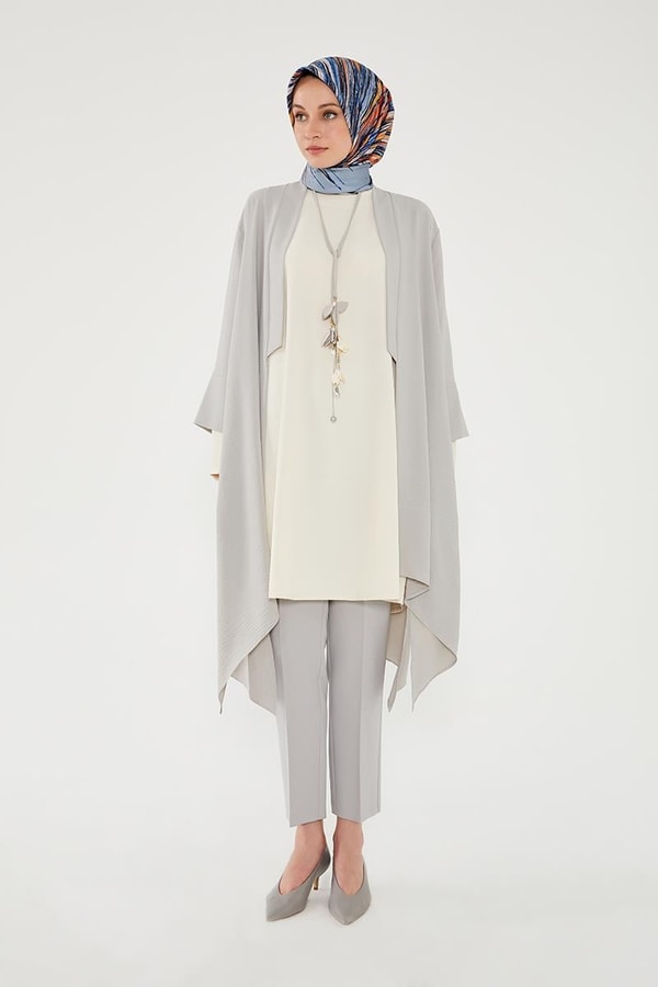 LevidorLevidor Gri Önü İşlemeli İkili Takım